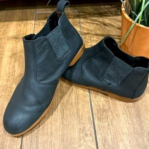 Kodiak Black Leather Chelsea Boot. Women’s size 8.5